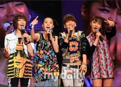 2NE1 và sân khấu tạm biệt tuyệt đỉnh - "In The Club"