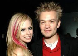 Avril Lavigne chia tay chồng