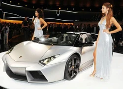 Lộ diện Reventon Roadster "bằng xương bằng thịt"