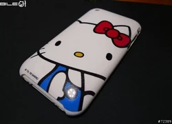 iPhone diện &#8220;áo đẹp&#8221; Hello Kitty