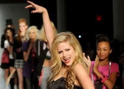 Avril Lavigne ra mắt bộ sưu tập thời trang