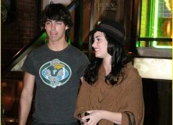 Demi Lovato đang hẹn hò với Joe Jonas???