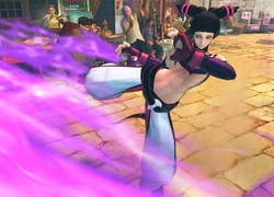 Nữ võ sĩ Hàn Quốc trong Super Street Fighter IV bị nhà sản xuất... bơm ngực