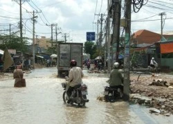 Đường biến thành sông giữa trời nắng