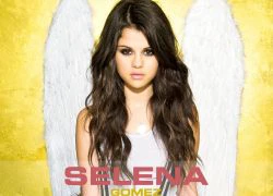 Album đầu tay của Selena là một sản phẩm không-thể-không-nghe