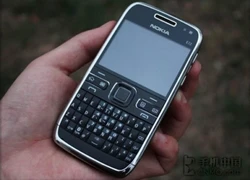 Ấn tượng Nokia E72 tiếp bước "đàn anh" Nokia E71