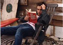 Robert Pattinson cực lãng tử và manly