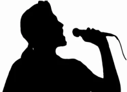 Trói tiếp viên karaoke bằng dây micro rồi hiếp dâm