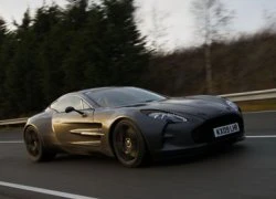 Aston Martin One-77 phế ngôi Vanquish về tốc độ