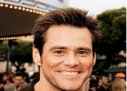 Jim Carrey thích quăng mình xuống cầu thang