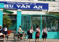 Nữ sinh đánh bạn, quay phim chuyền cho nhau xem