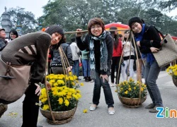 Teen Hà thành đua nhau lên phố "gánh hoa"