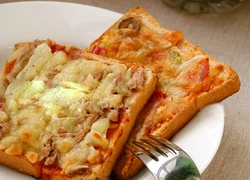 Pizza "lười" từ bánh sandwich