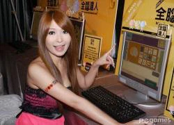 Những show girl đẹp nhất triển lãm game Đài Bắc 2010