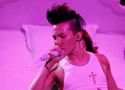 G-Dragon phủ nhận mọi cáo buộc về màn trình diễn "nóng"