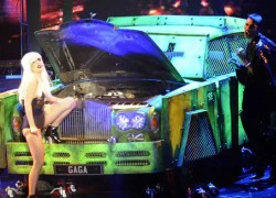 Lady Gaga vung tiền triệu cho tour diễn ở Anh