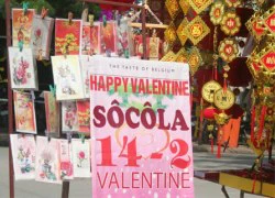 Rộn ràng thị trường quà tặng Valentine