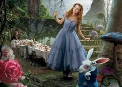 Alice in Wonderland: Hơn 100 năm vẫn "chạy" tốt