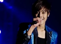 Kim Hyun Joong rơi nước mắt trong concert SS501, C.N.Blue biểu diễn "Nobody"