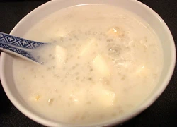 Chè khoai môn cốt dừa