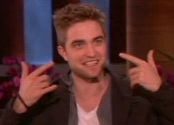 Tóc mới của Robert Pattinson vẫn có thể làm các cô gái&#8230; &#8220;bất tỉnh&#8221;!