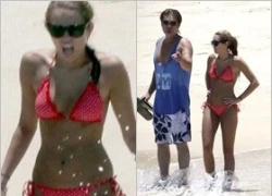 Miley Cyrus khoe dáng gợi cảm với bikini