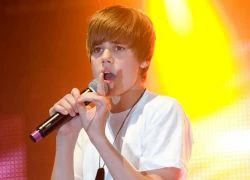 Justin Bieber bị đám đông hung hăng la ó phản đối