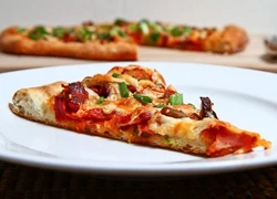 Pizza kim chi cho các bạn thích ăn cay nè!