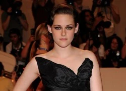 Kristen Stewart bị chê là &#8220;thảm họa&#8221; thời trang