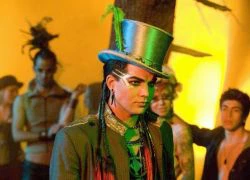 Adam Lambert nóng rừng rực và cực sặc sỡ trong MV mới