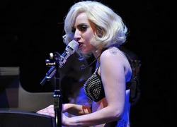 Lady Gaga trình làng ca khúc mới toanh