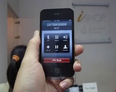 iPhone 4 dùng mạng Việt Nam chạm đất Hà Nội