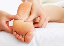 Thư giãn với massage chân