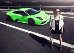 Người đẹp khoe dáng bên siêu xe Lamborghini