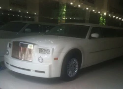 Limousine gắn mác Phantom xuất hiện tại VN