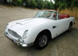 Đấu giá Aston Martin DB5 cổ