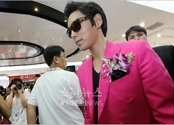 T.O.P (Big Bang) diện style hồng "nổi-bần-bật"!