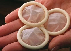 Sự khác nhau của những "anh chàng vệ sĩ condom"