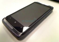 'Dế' Windows Phone 7 có loa trượt của HTC lộ diện