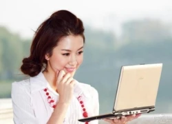 Chùm ảnh: Girl xinh so dáng Asus Eee PC