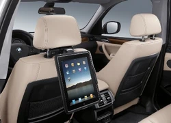 BMW giới thiệu giá để iPad trên xe