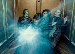 Harry Potter 7 lại tung hàng nóng