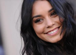 Vanessa Hudgens "trốn" paparazzi vì sợ bị chê là... ăn mày!