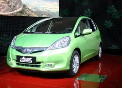 Honda Fit Hybrid mang sắc xanh đến Paris