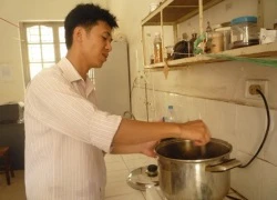 Sinh viên Bách khoa làm thuốc nhuộm từ lá cây