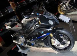 BMW S1000RR với 'đồ chơi' Rizoma tại EICMA