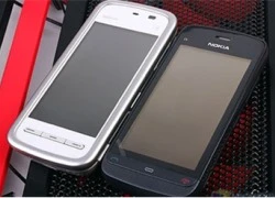 Lính mới Nokia C5-03 "so găng" thủ trưởng Nokia 5230