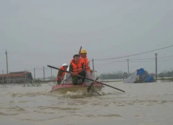 Miền Trung: Lũ dâng bất ngờ