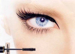 Làm sao để chuốt mascara mà không bị vón cục?