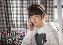 Moon Geun Young khoe ảnh "nhí nhố + dễ thương" như mèo con